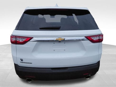 Used 2021 Chevrolet Traverse LS image 7