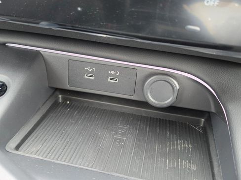 New 2026 Nissan Sentra SR w/ Floor Mat Package FWD image 18