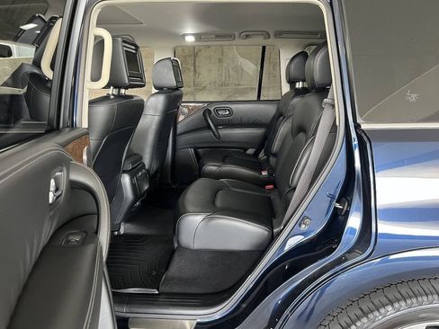 Used 2017 INFINITI QX80 4WD w/ Driver Assistance Package image 19