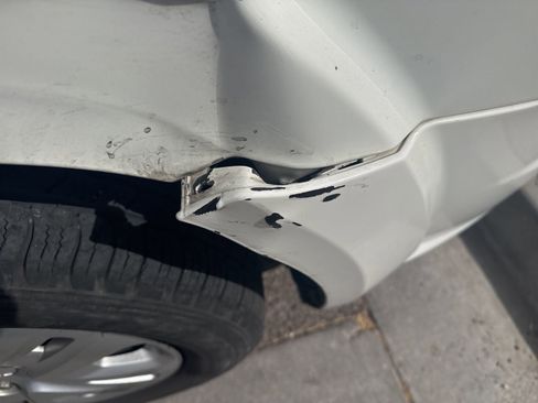 Used 2018 Dodge Journey SE FWD image 4