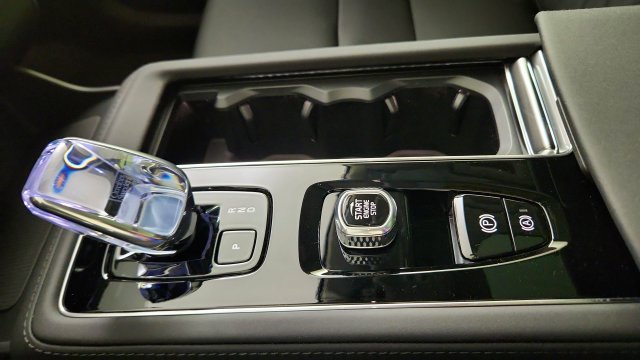 New 2026 Volvo XC90 T8 Plus w/ Protection Package AWD/4WD image 17