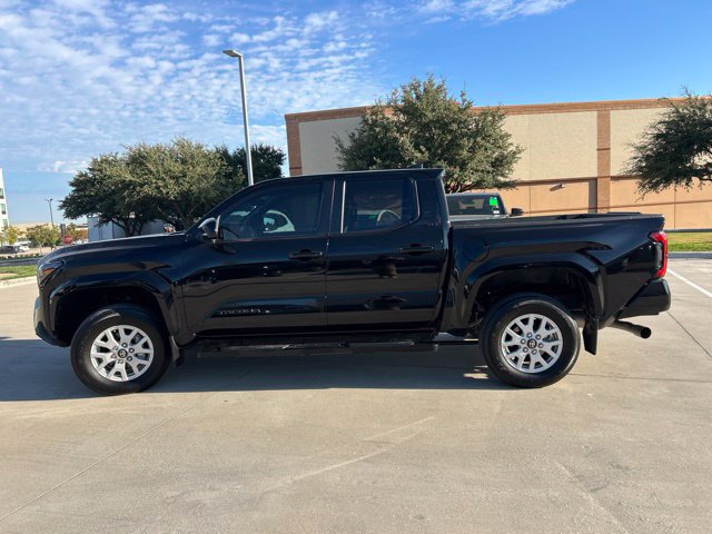 Used 2024 Toyota Tacoma SR5 AWD/4WD image 7