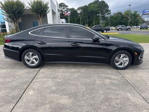 Used 2023 Hyundai Sonata SE w/ Cargo Package FWD image 8