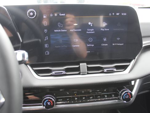 New 2026 Chevrolet Equinox LT w/ Convenience Package II FWD image 12