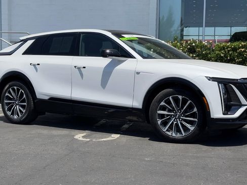Certified 2024 Cadillac Lyriq Sport AWD/4WD image 2
