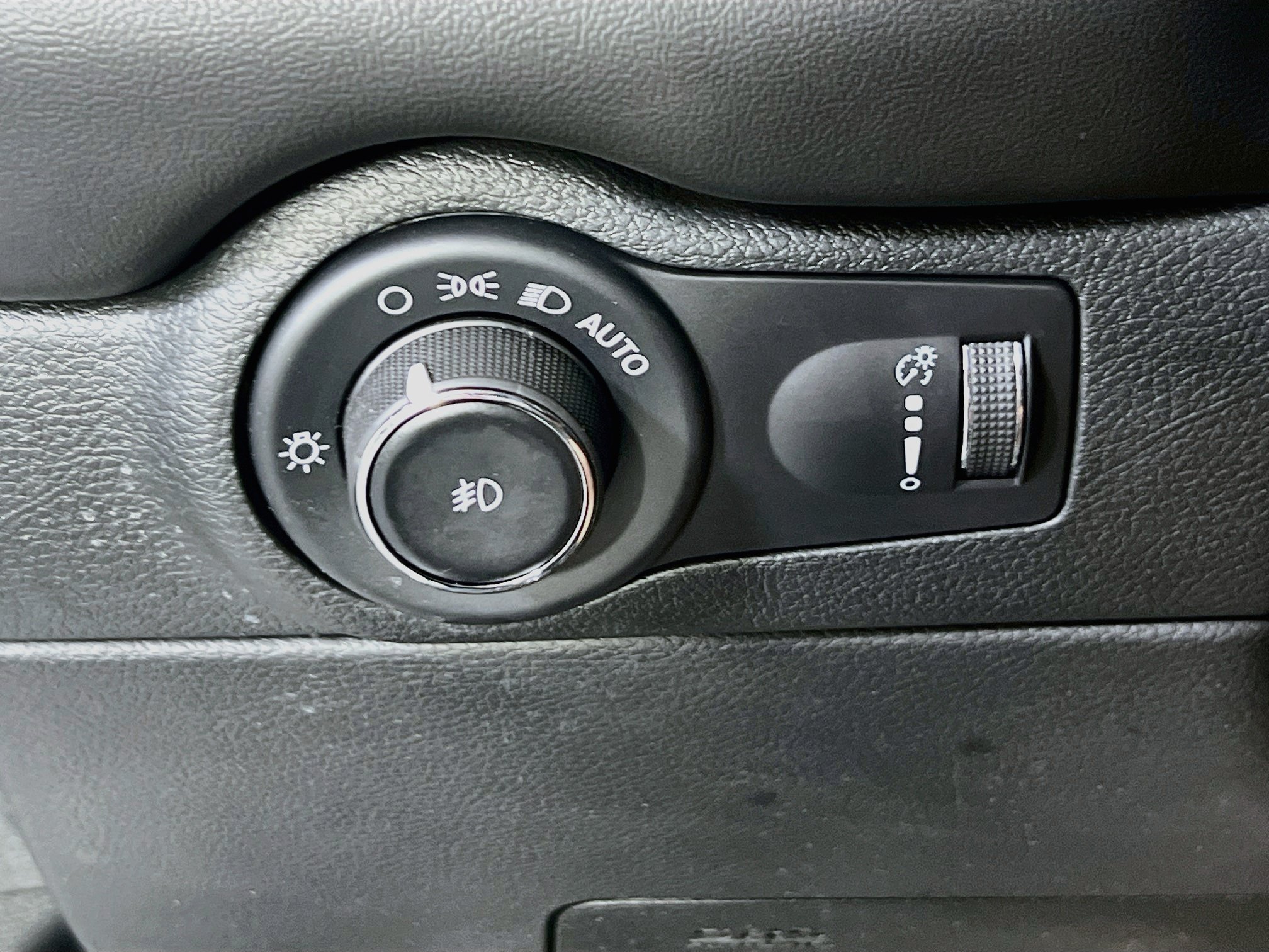 Used 2023 Dodge Durango R/T AWD/4WD image 10