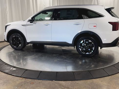 New 2026 Kia Sorento S image 6