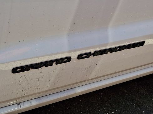 Used 2018 Jeep Grand Cherokee Altitude AWD/4WD image 10