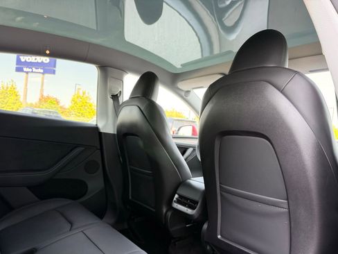 Used 2023 Tesla Model Y Long Range AWD/4WD image 21