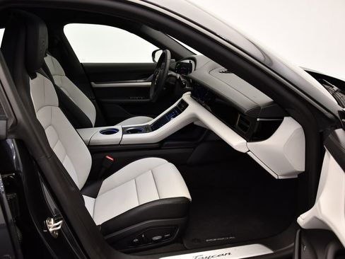 Used 2025 Porsche Taycan image 48