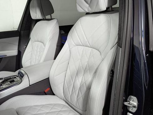 New 2026 BMW X7 xDrive40i AWD/4WD image 17