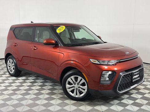 Used 2020 Kia Soul LX image 2