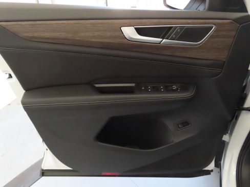 New 2025 Volkswagen Atlas SEL image 11