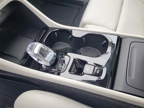 New 2026 Volvo XC40 B5 Plus w/ Protection Package Premier image 25