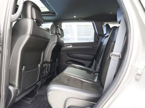 Used 2019 Jeep Grand Cherokee Altitude image 28