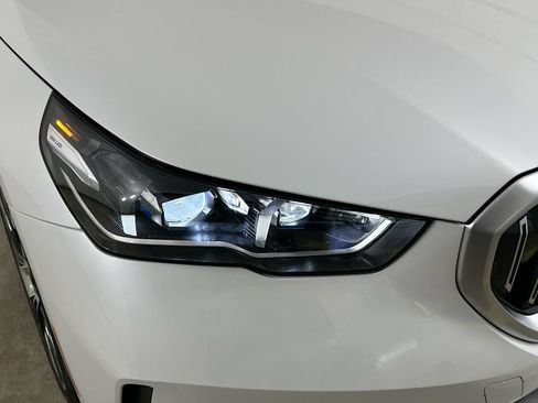 Used 2025 BMW 530i xDrive w/ Premium Package AWD/4WD image 9