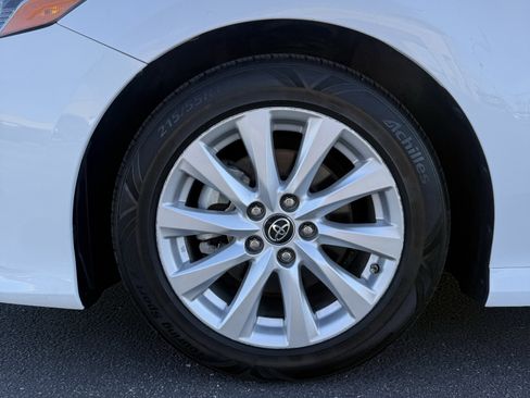Used 2019 Toyota Camry LE image 29