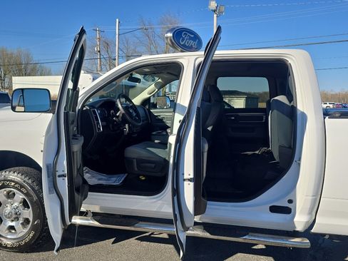 Used 2018 RAM 2500 SLT image 12