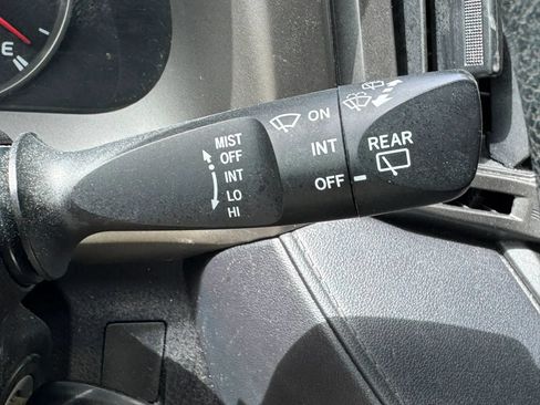 Used 2016 Toyota RAV4 LE FWD image 31