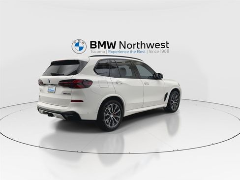 Used 2025 BMW X5 M60i image 3