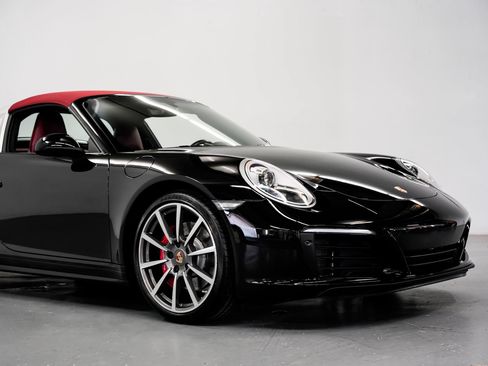 Used 2018 Porsche 911 Targa 4S AWD/4WD image 40