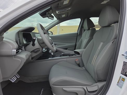 New 2026 Hyundai Elantra Sport image 5