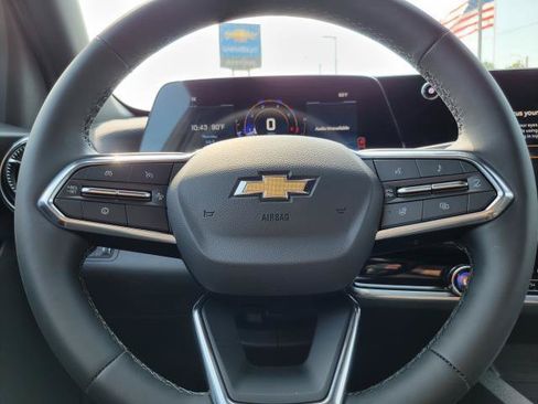 New 2026 Chevrolet Equinox LT w/ Convenience Package II AWD/4WD image 12