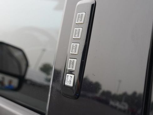 Used 2019 Ford F250 Lariat w/ Lariat Ultimate Package AWD/4WD image 26