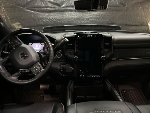 Used 2022 RAM 3500 Limited AWD/4WD image 11