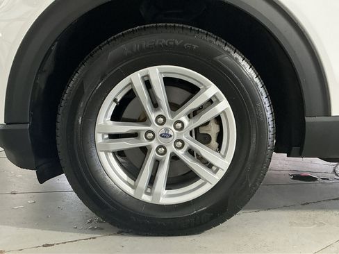 Used 2023 Ford Explorer XLT AWD/4WD image 13