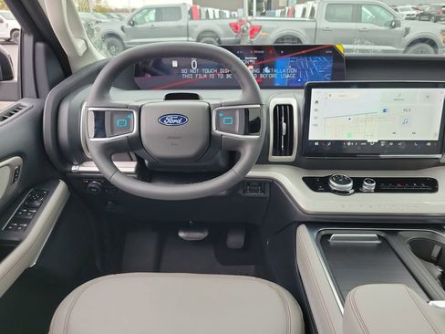 New 2025 Ford Expedition Active image 12