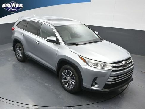 Used 2019 Toyota Highlander XLE image 9