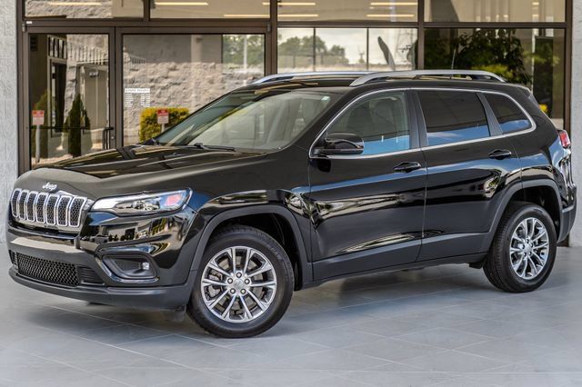 Used 2019 Jeep Cherokee Latitude Plus FWD image 2