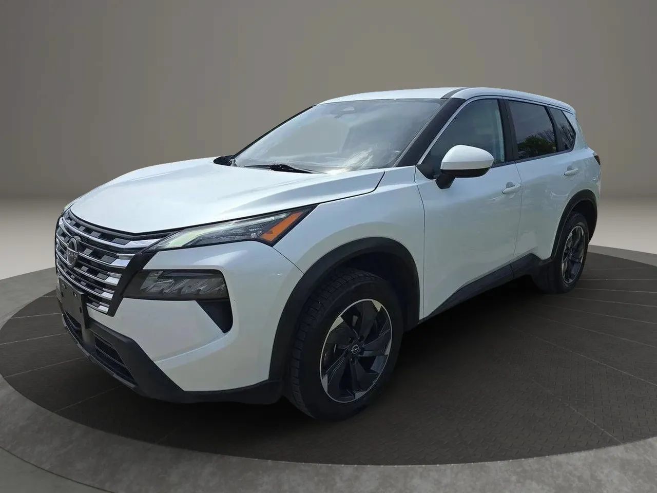 Used 2024 Nissan Rogue SV FWD image 1