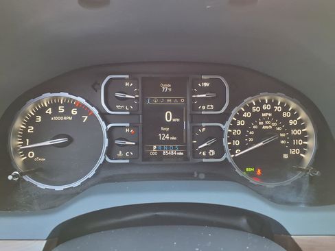 Used 2018 Toyota Tundra Limited image 26