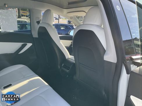 Used 2021 Tesla Model Y Long Range image 42