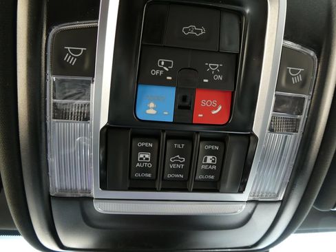 New 2026 RAM 2500 Laramie AWD/4WD image 21