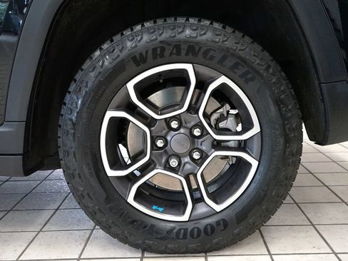 Used 2023 Jeep Grand Cherokee Trailhawk AWD/4WD image 61