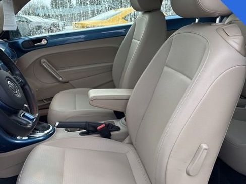 Used 2019 Volkswagen Beetle 2.0T SE image 9