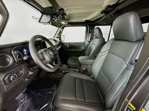 New 2025 Jeep Gladiator Sport image 20