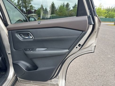 Used 2021 Nissan Rogue SL w/ Premium Package AWD/4WD image 25