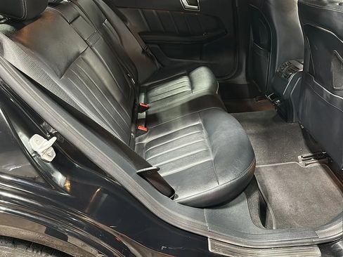 Used 2016 Mercedes-Benz E 400 4MATIC Sedan image 15