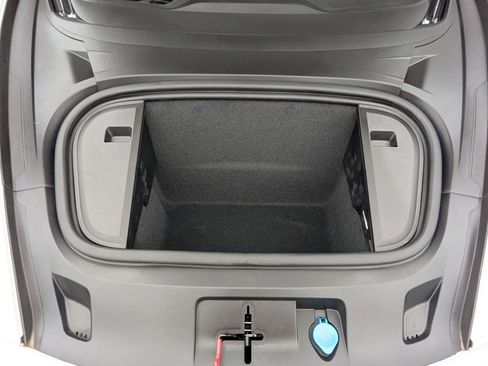 Used 2025 Porsche Taycan 4S image 26