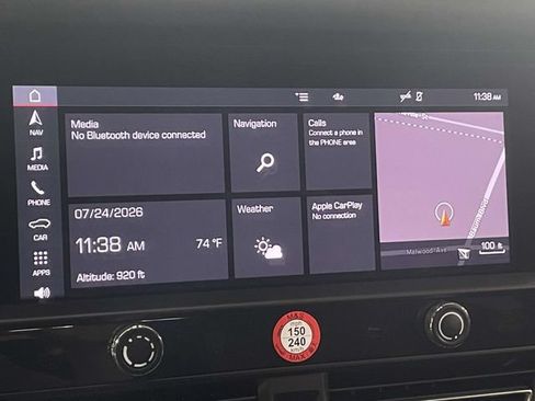 Certified 2024 Porsche Macan AWD/4WD image 26