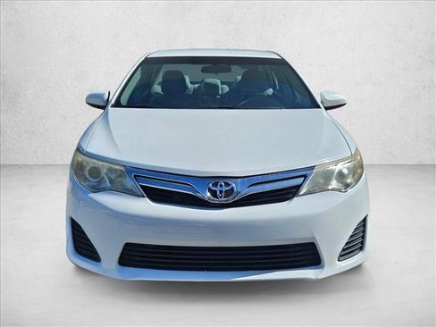 Used 2013 Toyota Camry LE FWD image 2