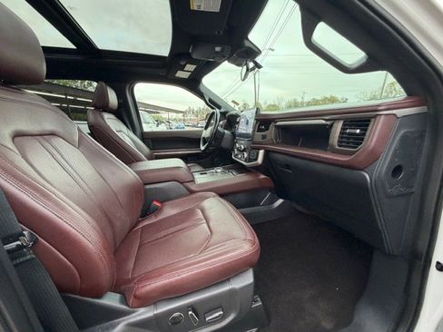 Used 2023 Ford Expedition Limited RWD image 18