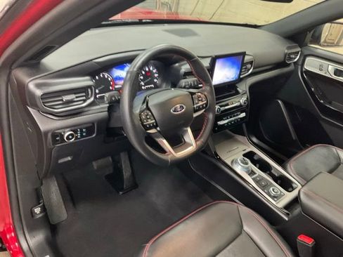 Used 2023 Ford Explorer ST-Line w/ Class IV Trailer Tow Package image 6