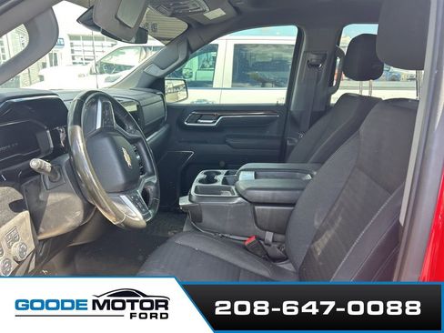 Used 2023 Chevrolet Silverado 1500 LT w/ Convenience Package II image 4