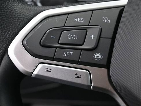 Used 2022 Volkswagen Tiguan S image 16