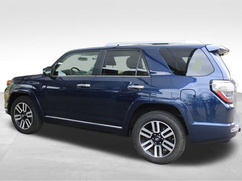 Used 2018 Toyota 4Runner Limited AWD/4WD image 13